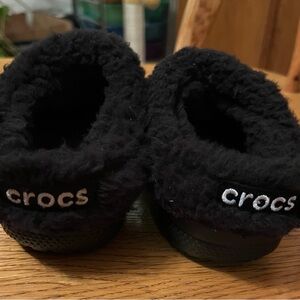 Crocs with removable liner children’s size 6/7